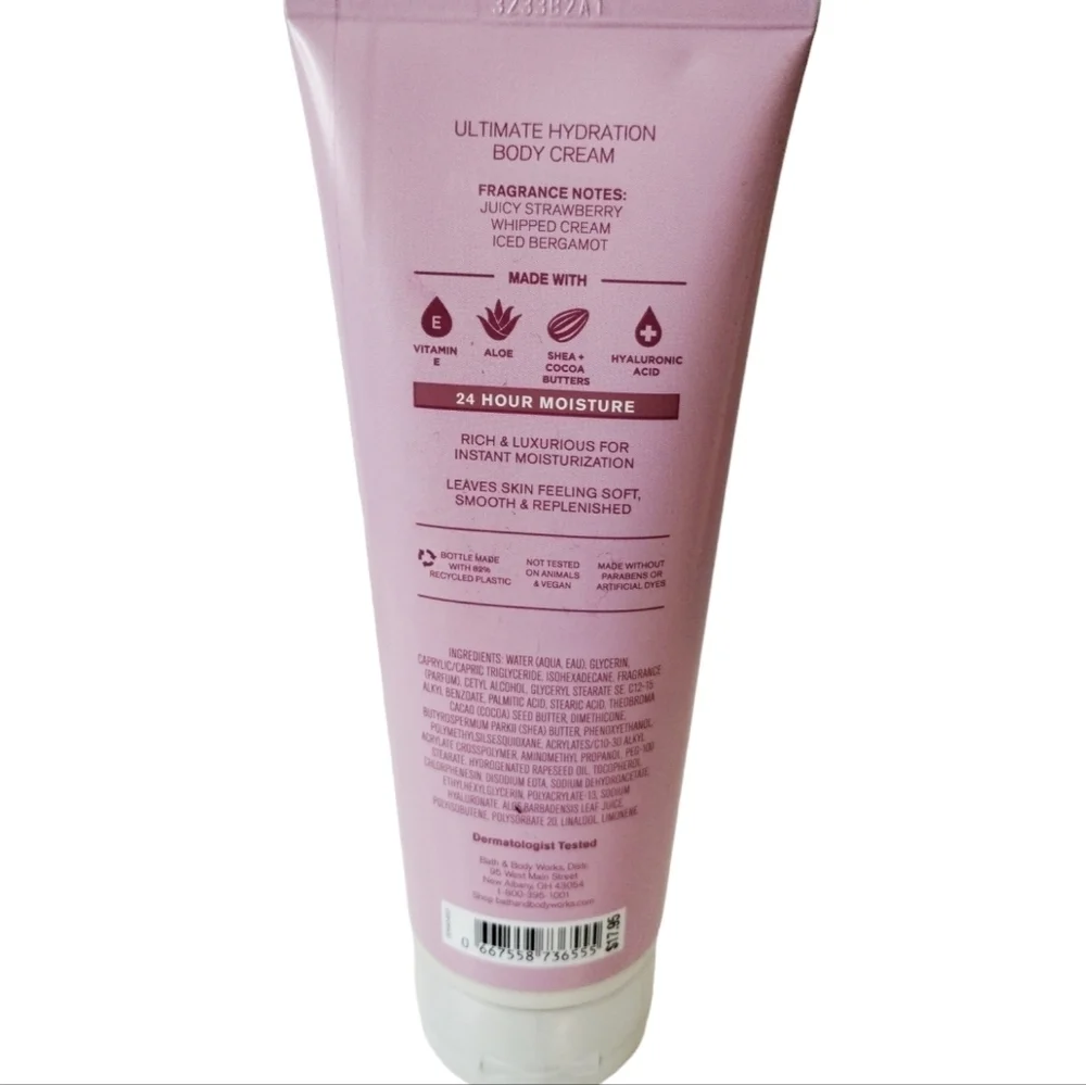 Bath and Body Works STRAWBERRY SNOWFLAKES Ultimate Hydrating Body Cream SALE!‎